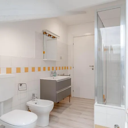 Centro, 2 Bagni, 2 Camere: La Casa Sui Tetti Lejlighed
