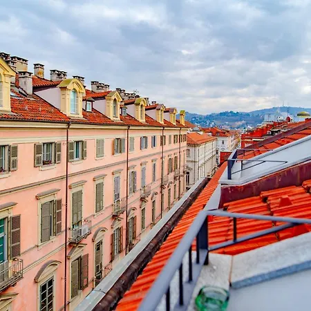 Centro, 2 Bagni, 2 Camere: La Casa Sui Tetti Turin