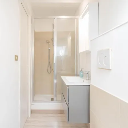 Centro, 2 Bagni, 2 Camere: La Casa Sui Tetti * Turin