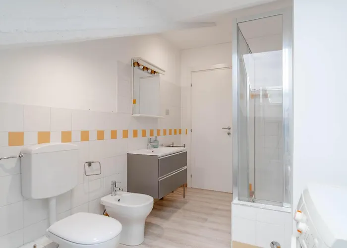 Centro, 2 Bagni, 2 Camere: La Casa Sui Tetti Lejlighed
