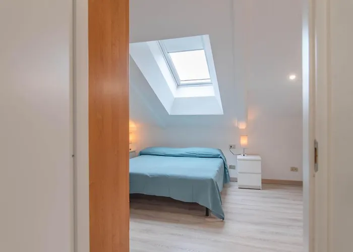 Centro, 2 Bagni, 2 Camere: La Casa Sui Tetti * Turin