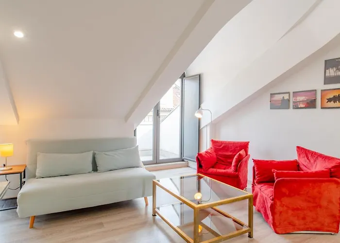 Centro, 2 Bagni, 2 Camere: La Casa Sui Tetti Turín