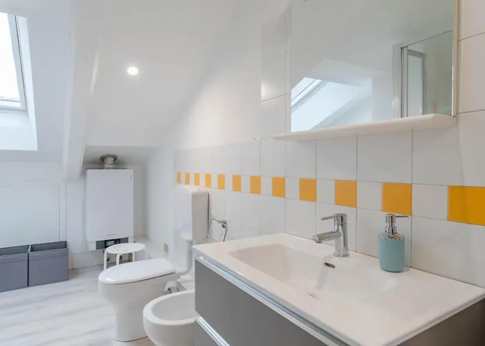 Centro, 2 Bagni, 2 Camere: La Casa Sui Tetti Torino