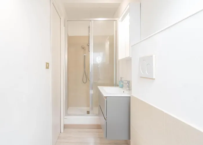 Centro, 2 Bagni, 2 Camere: La Casa Sui Tetti * Turín
