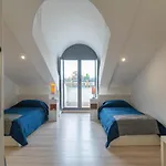 Centro, 2 Bagni, 2 Camere: La Casa Sui Tetti
