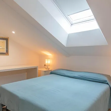 Centro, 2 Bagni, 2 Camere: La Casa Sui Tetti * Turín