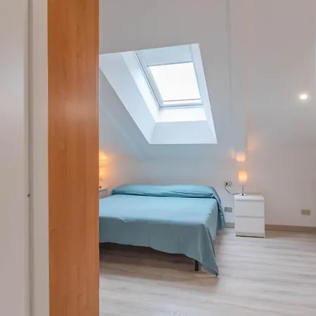 Centro, 2 Bagni, 2 Camere: La Casa Sui Tetti * Turin