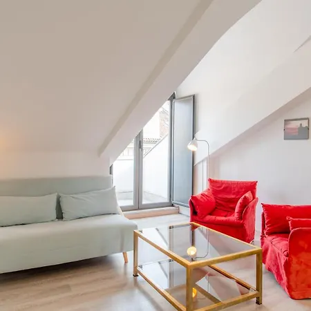 Centro, 2 Bagni, 2 Camere: La Casa Sui Tetti Turin